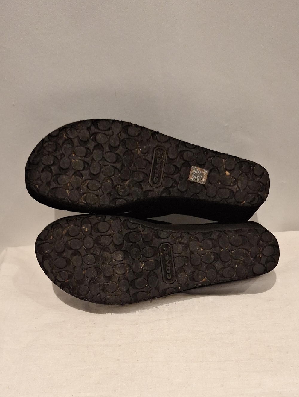 Coach Jolene  Black Wedge Thong Sandals with Red Lining Size 8.5 - Picture 6 of 7